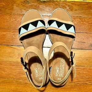 Toms sandals